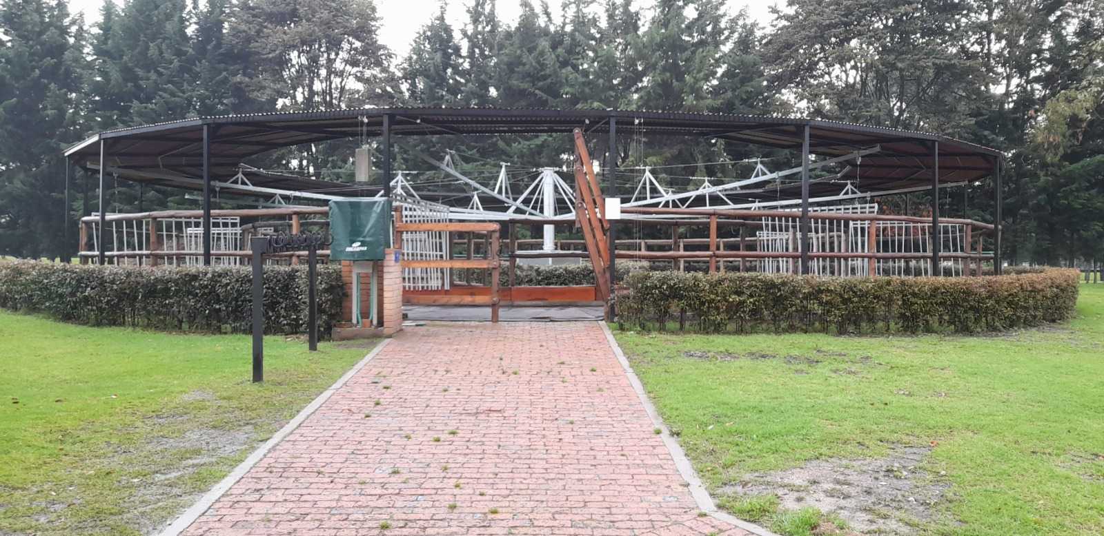 Caminador de caballos en el Club El Rancho, Bogotá